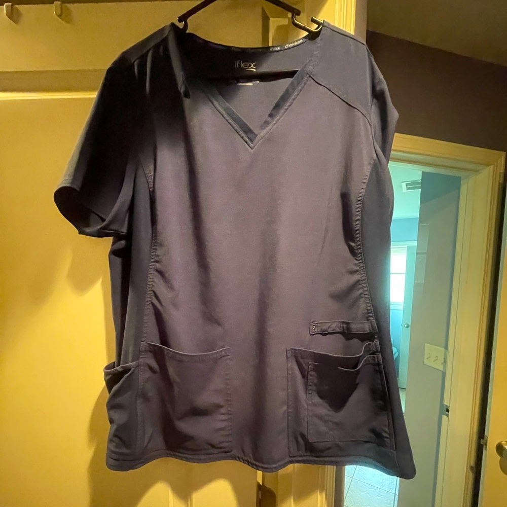 Cherokee scrub top xxl